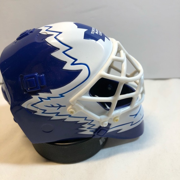 2009 McDonald's NHL Mini Goalie Mask -- Vesa Toskala Toronto Maple Leafs - Picture 2 of 9